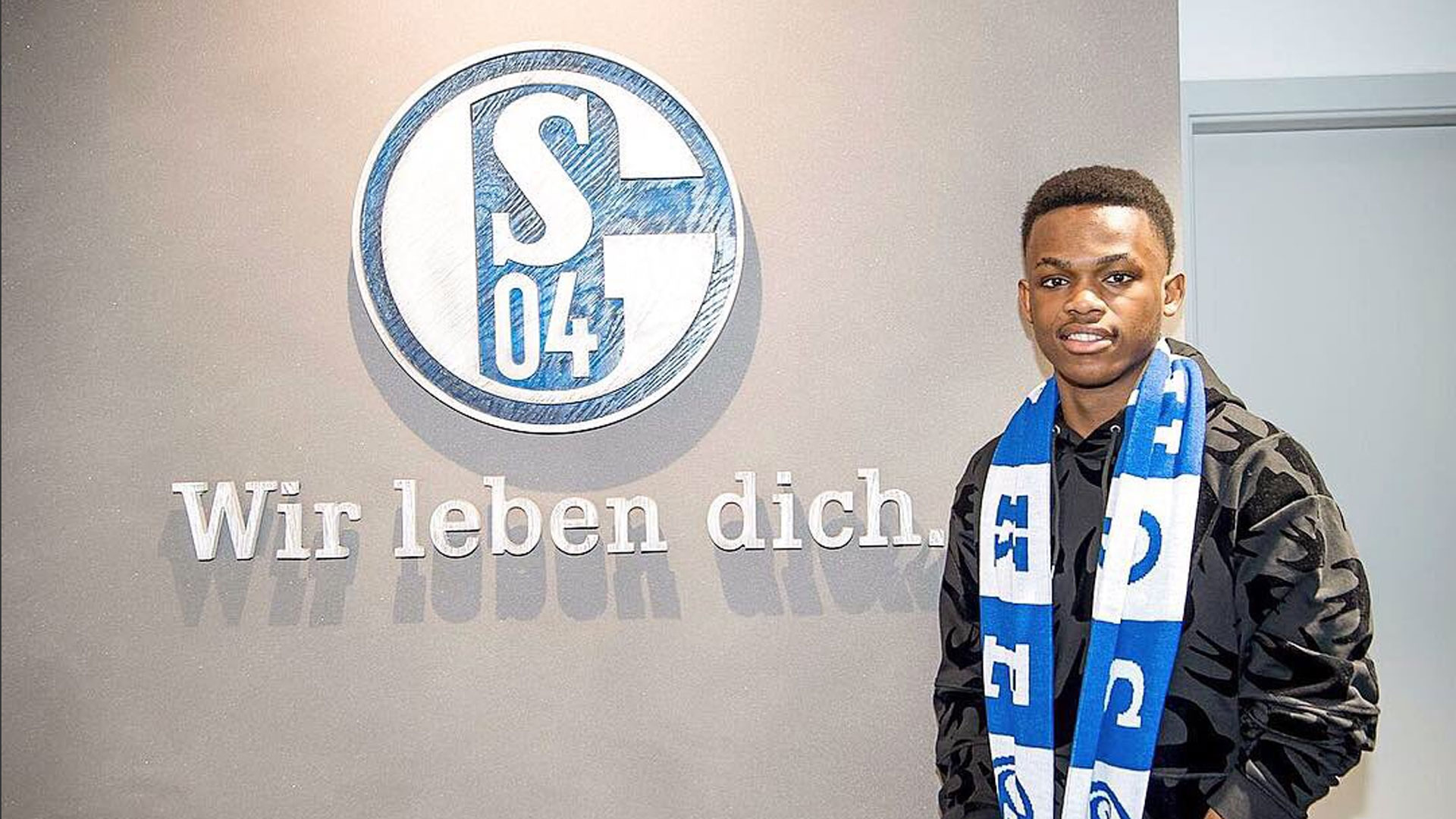 献了4次关 献了4次关