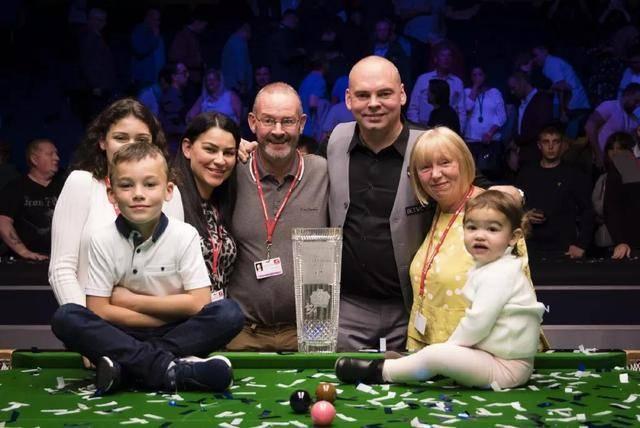 对球迷与从 对球迷与从